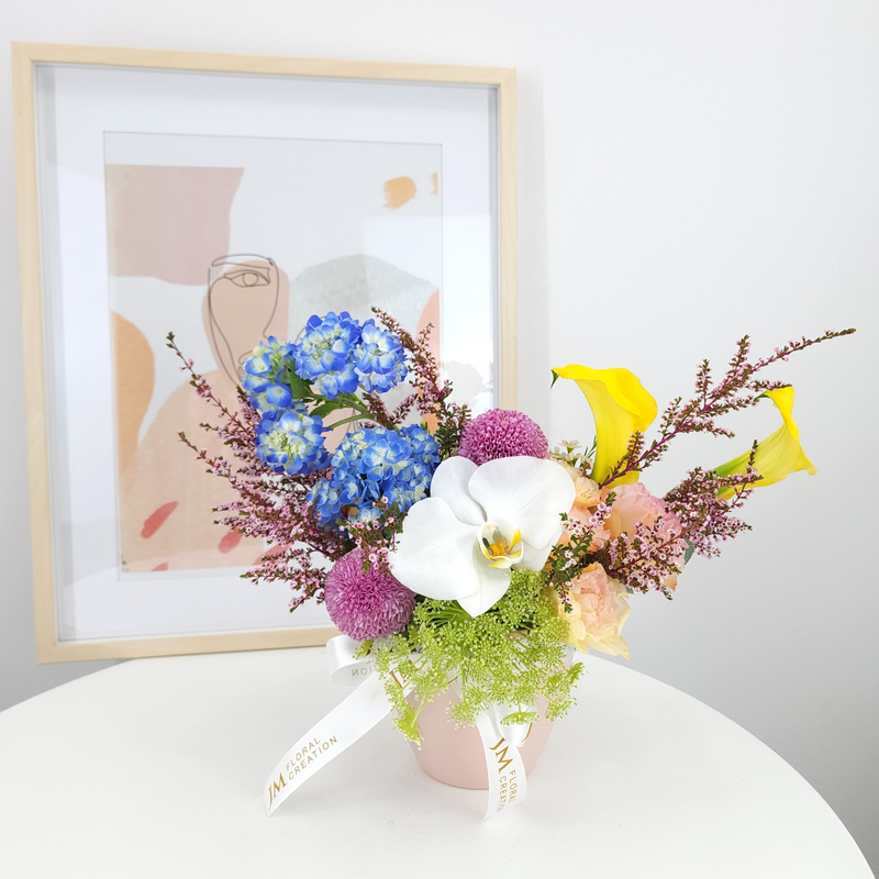 analia White, Blue And Yellow Flower Vase Arrangement Birthday Flower Bouquet Singapore